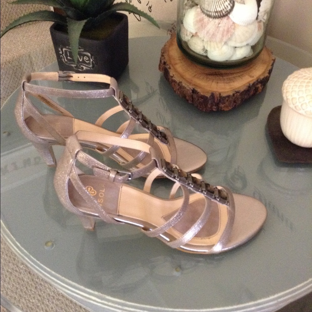 Leather Metallic Pewter Color Sandals With Embell.
